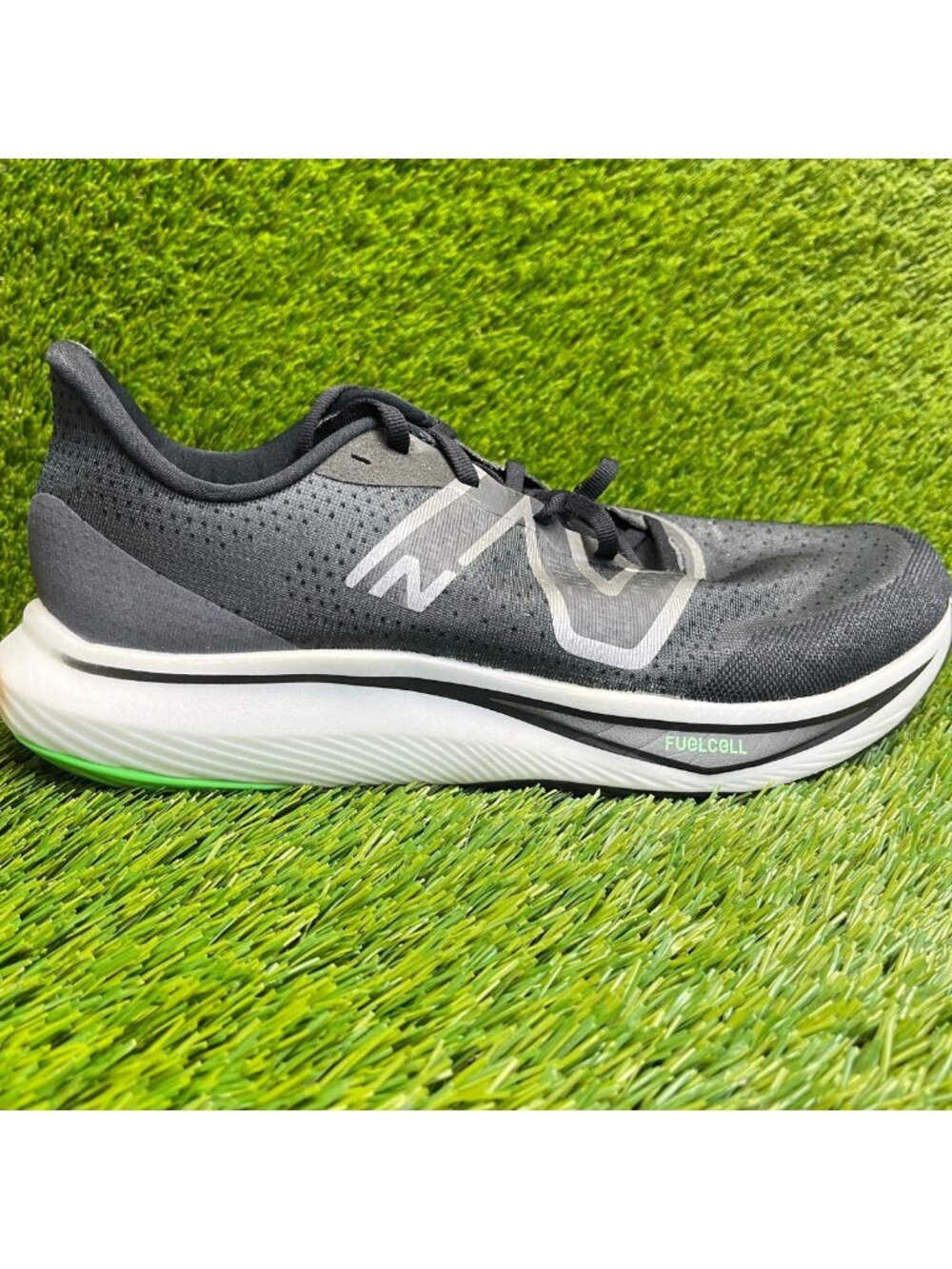 New Balance FuelCell Rebel v3 Mens Size 11.5 Black White Running Shoes Sneakers